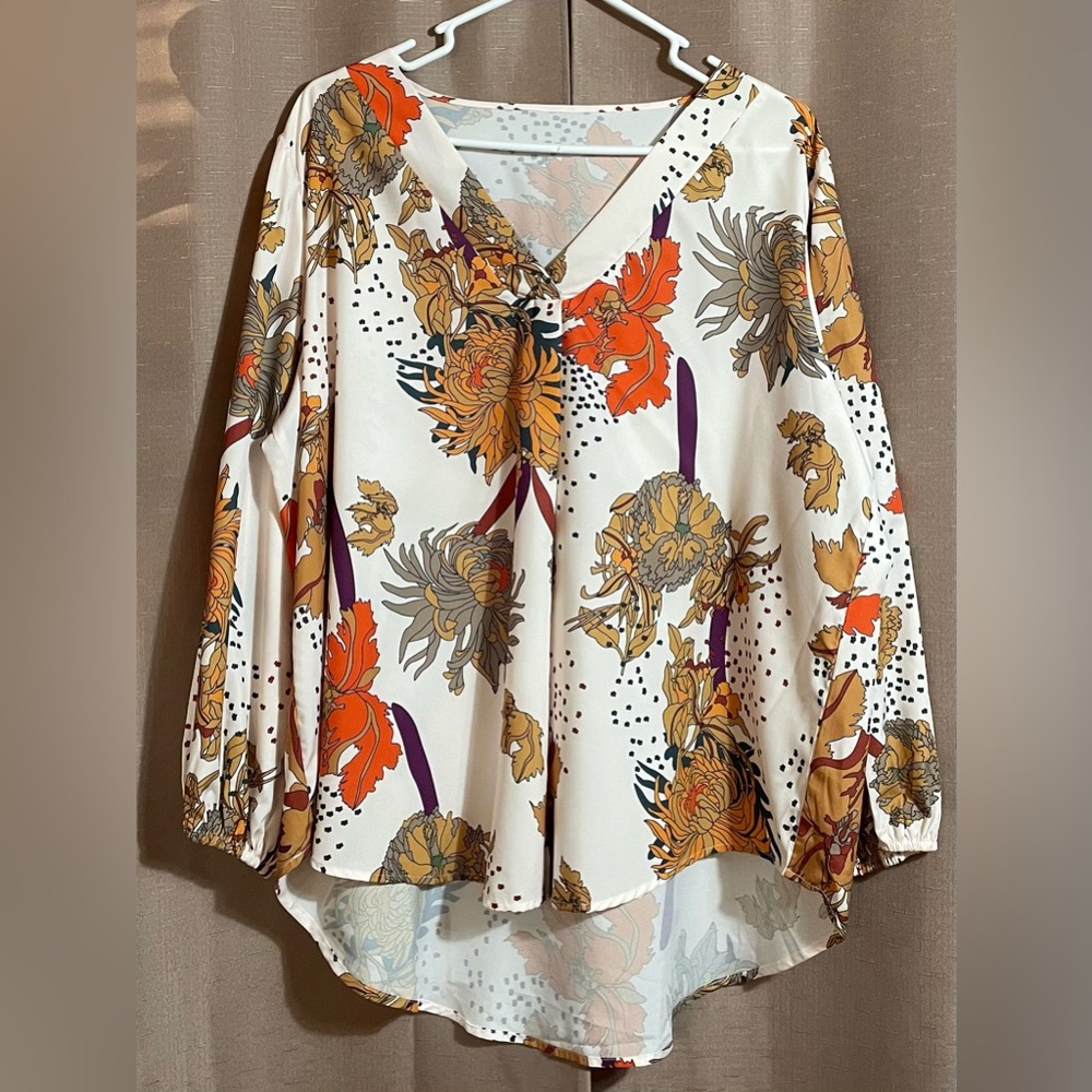 Rococo 1X Floral V-neck Bubble Sleeve Top Cream & Orange GUC